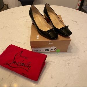 NWT ❤️ Christian Louboutin Pyramidame 45 Black Parent Square Toe Pump w/ Spikes